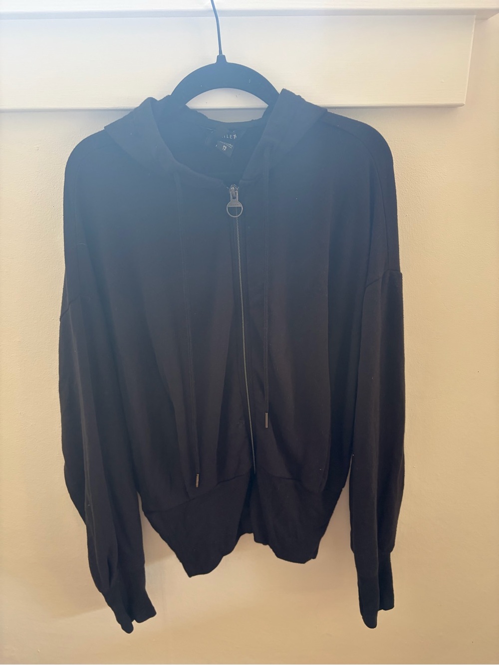 Athleta black zip up hoodie in XS #athletic #activewear